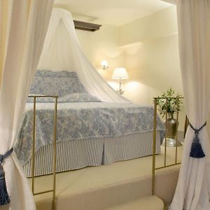 Great Greece Le Convivial Suites